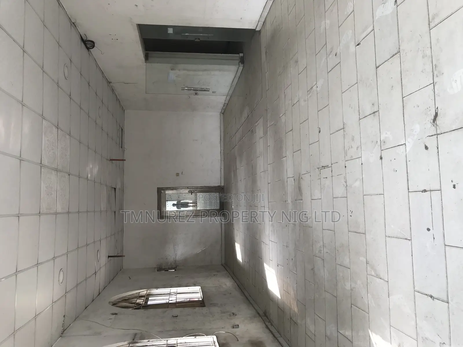 Showroom Shop Hall for Rent Facing Lekki Epe Igbo Efon
