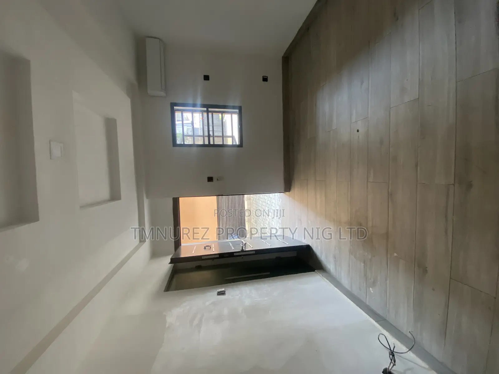 1bdrm Apartment in Lekki Phase 1 for rent