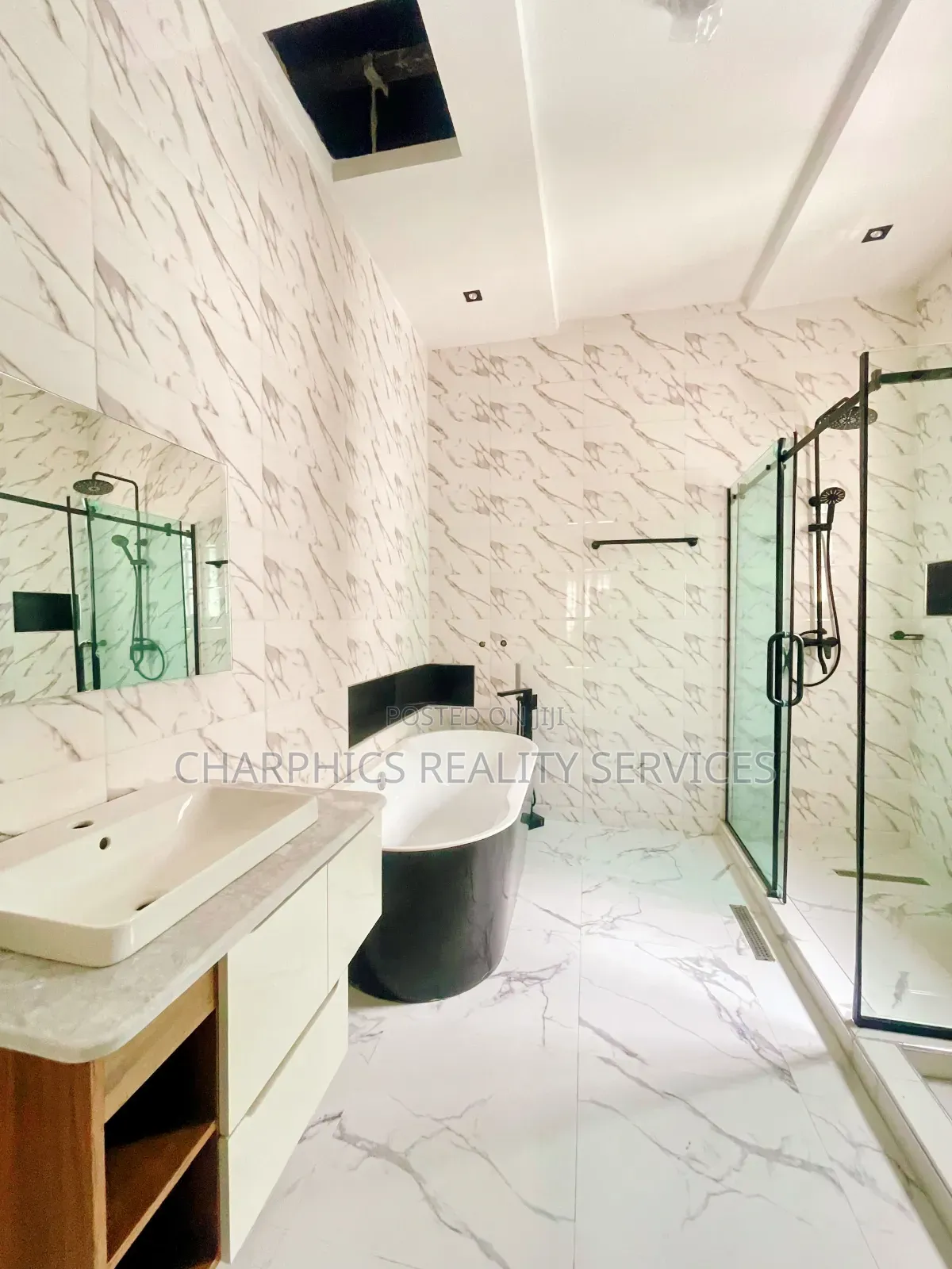 5bdrm Duplex in Ikate for sale
