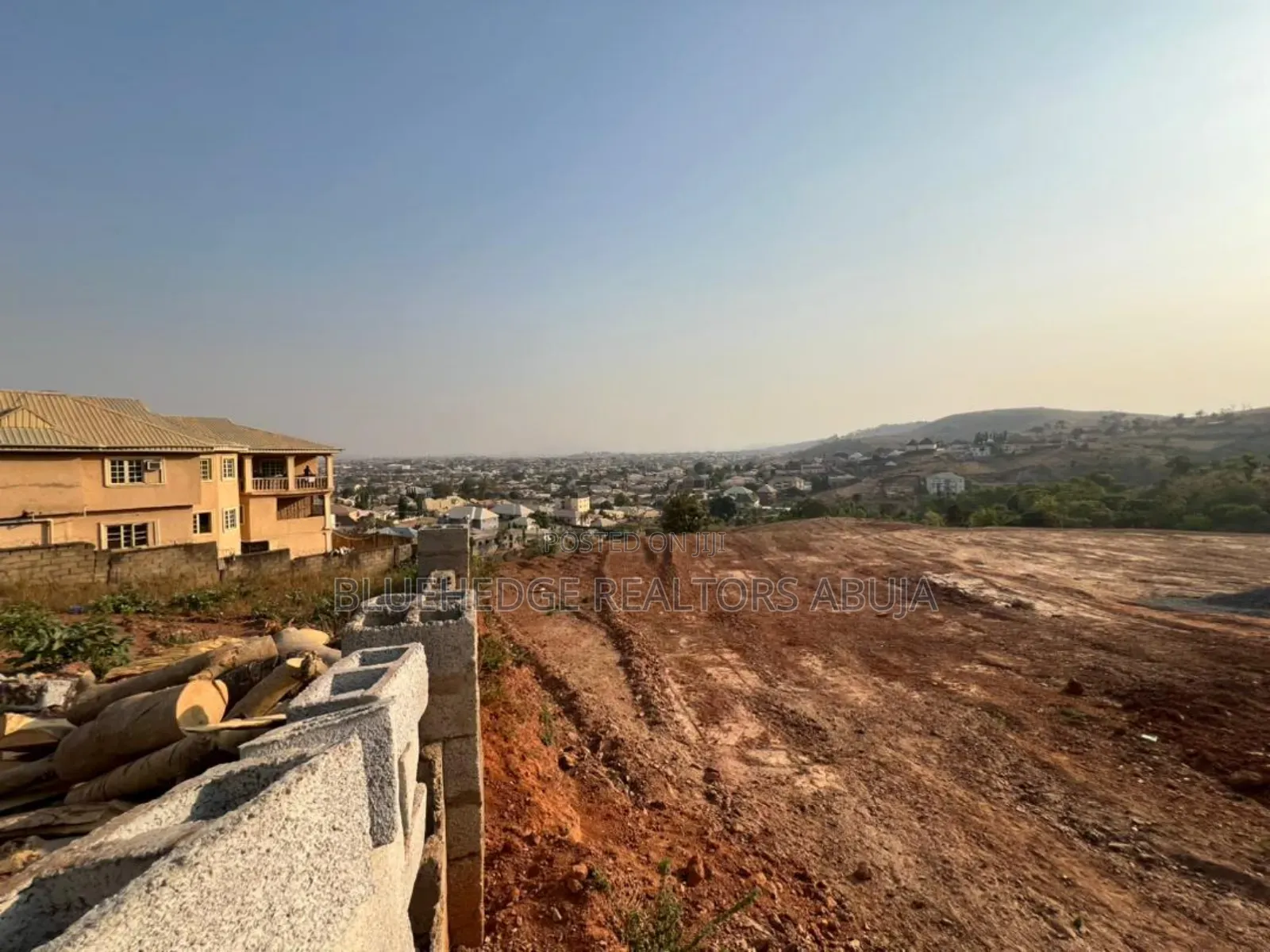 Well Located Land: 200sqm, 300sqm, 400sqm, 500sqm 1,000sqm