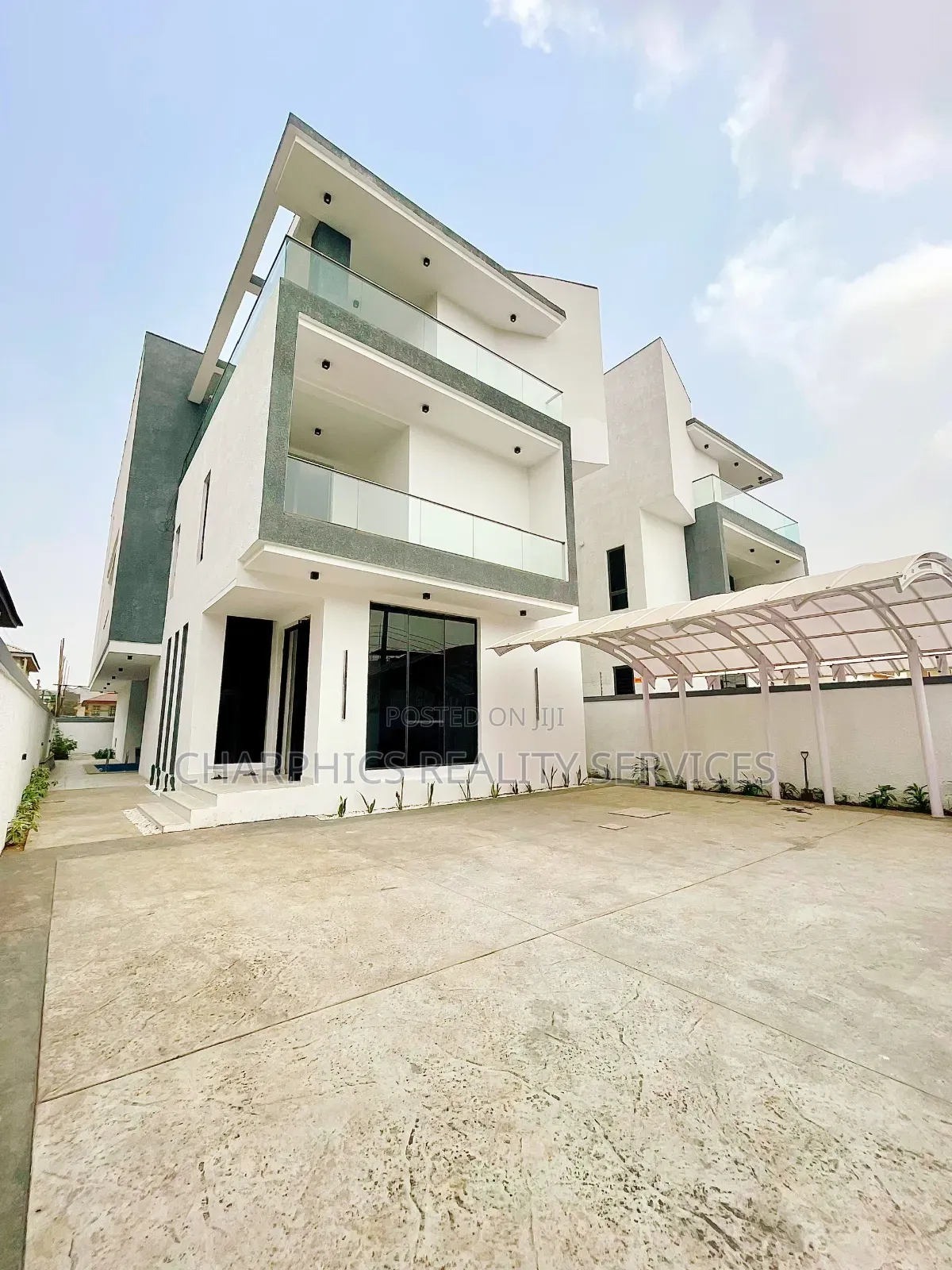 5bdrm Duplex in Lekki Phase 1 for sale