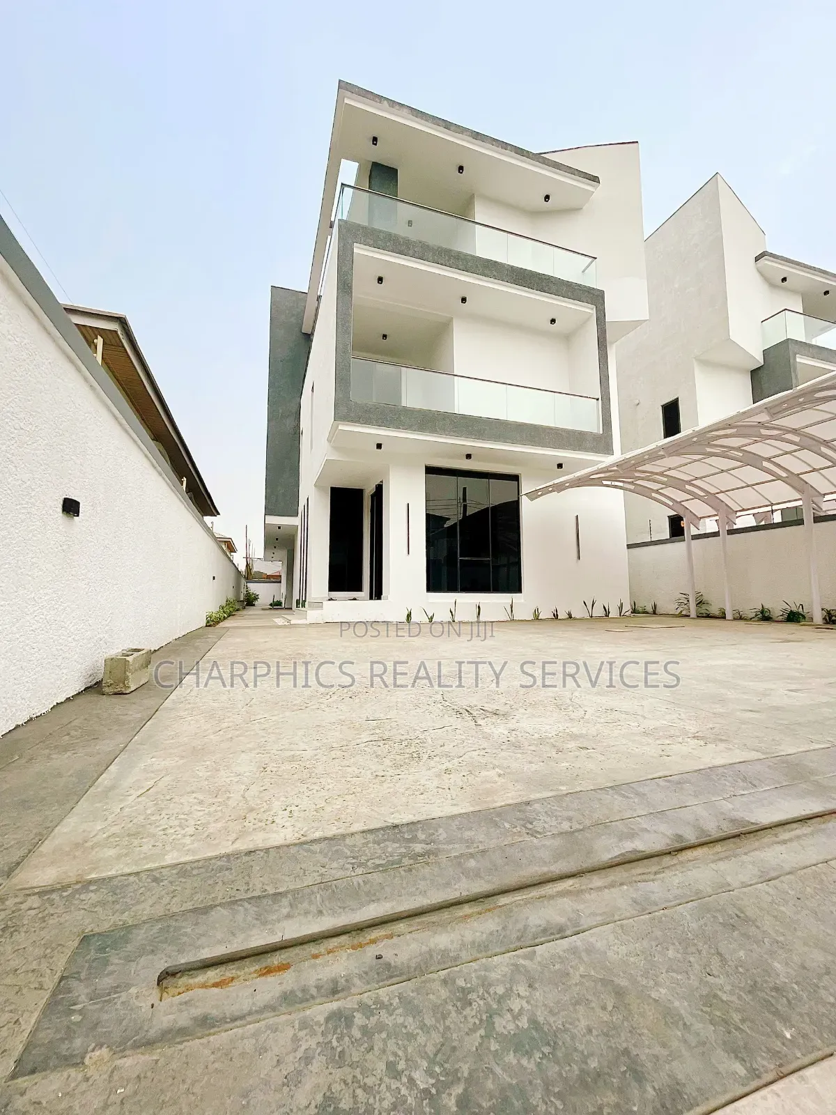 5bdrm Duplex in Lekki Phase 1 for sale