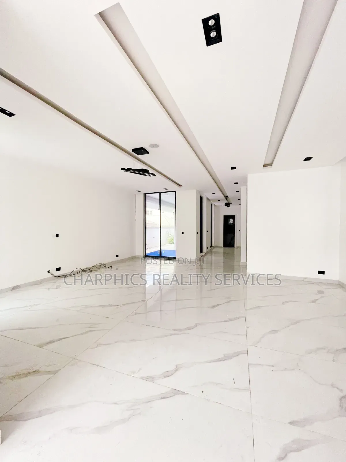 5bdrm Duplex in Lekki Phase 1 for sale