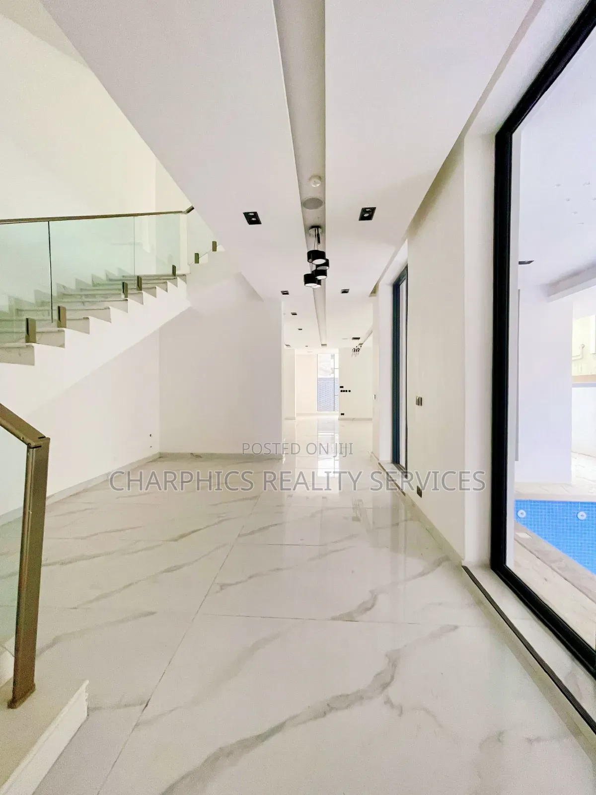 5bdrm Duplex in Lekki Phase 1 for sale