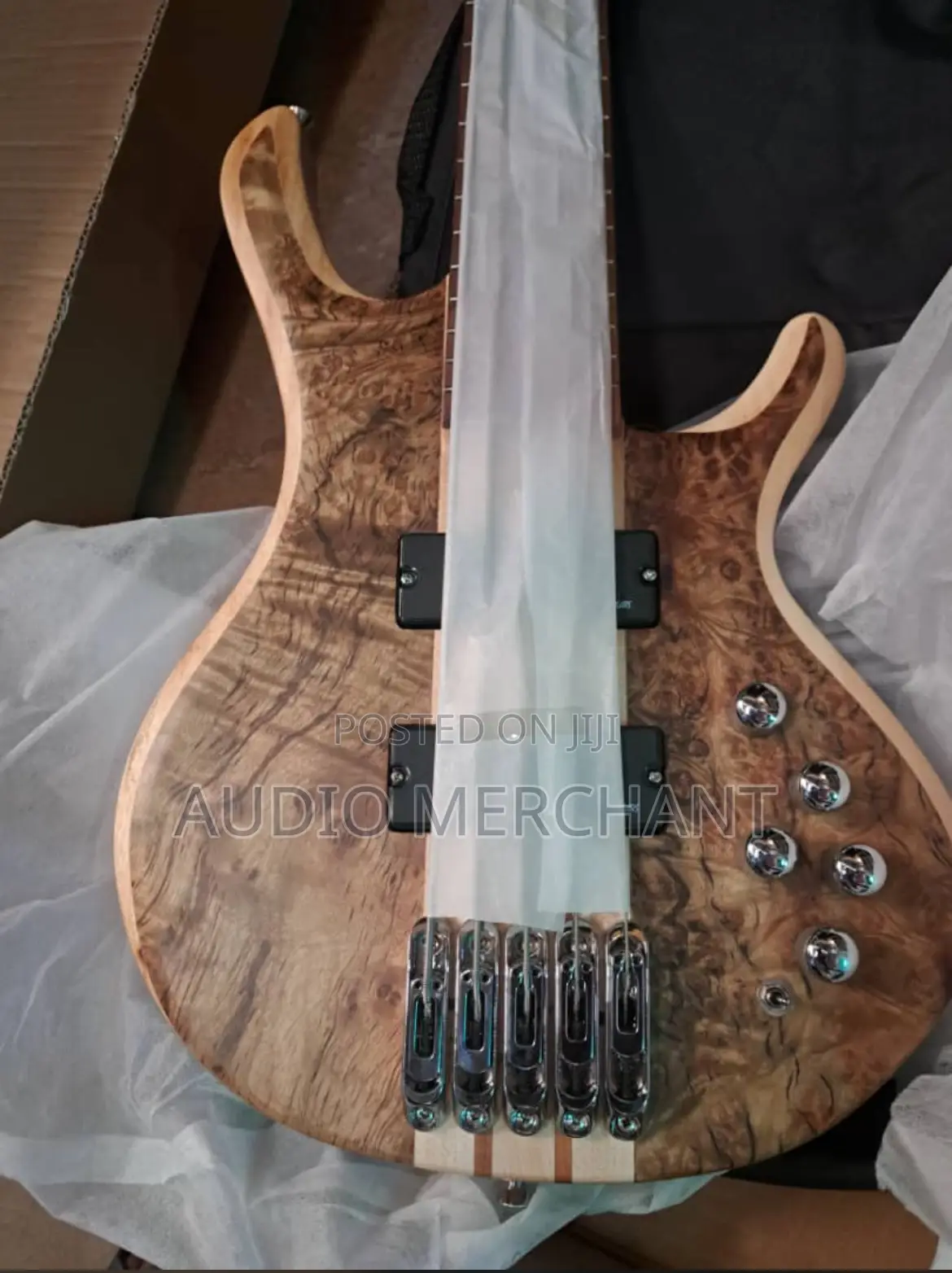 Luxars 5-String Modern Active Bass Guitar