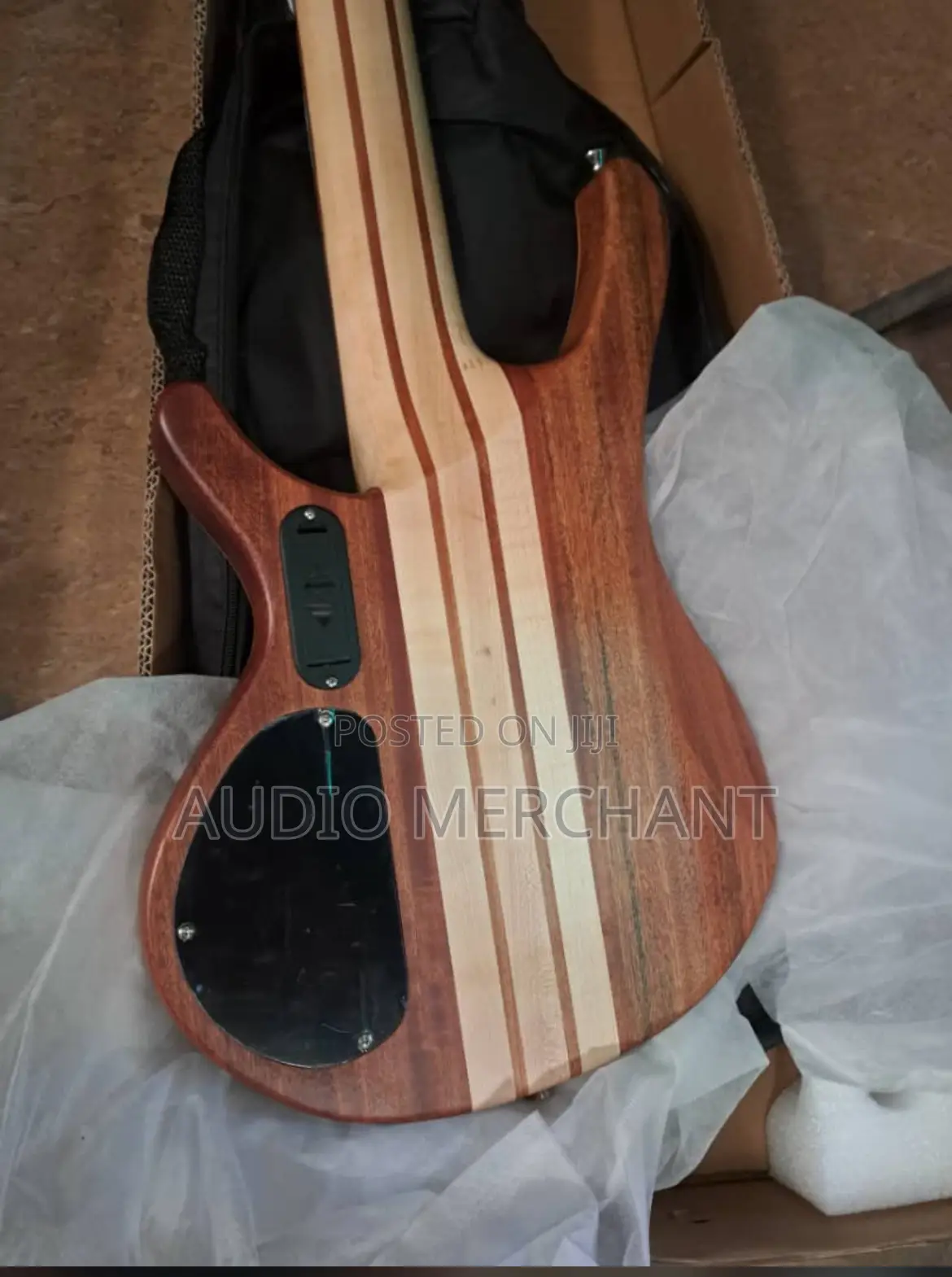 Luxars 5-String Modern Active Bass Guitar