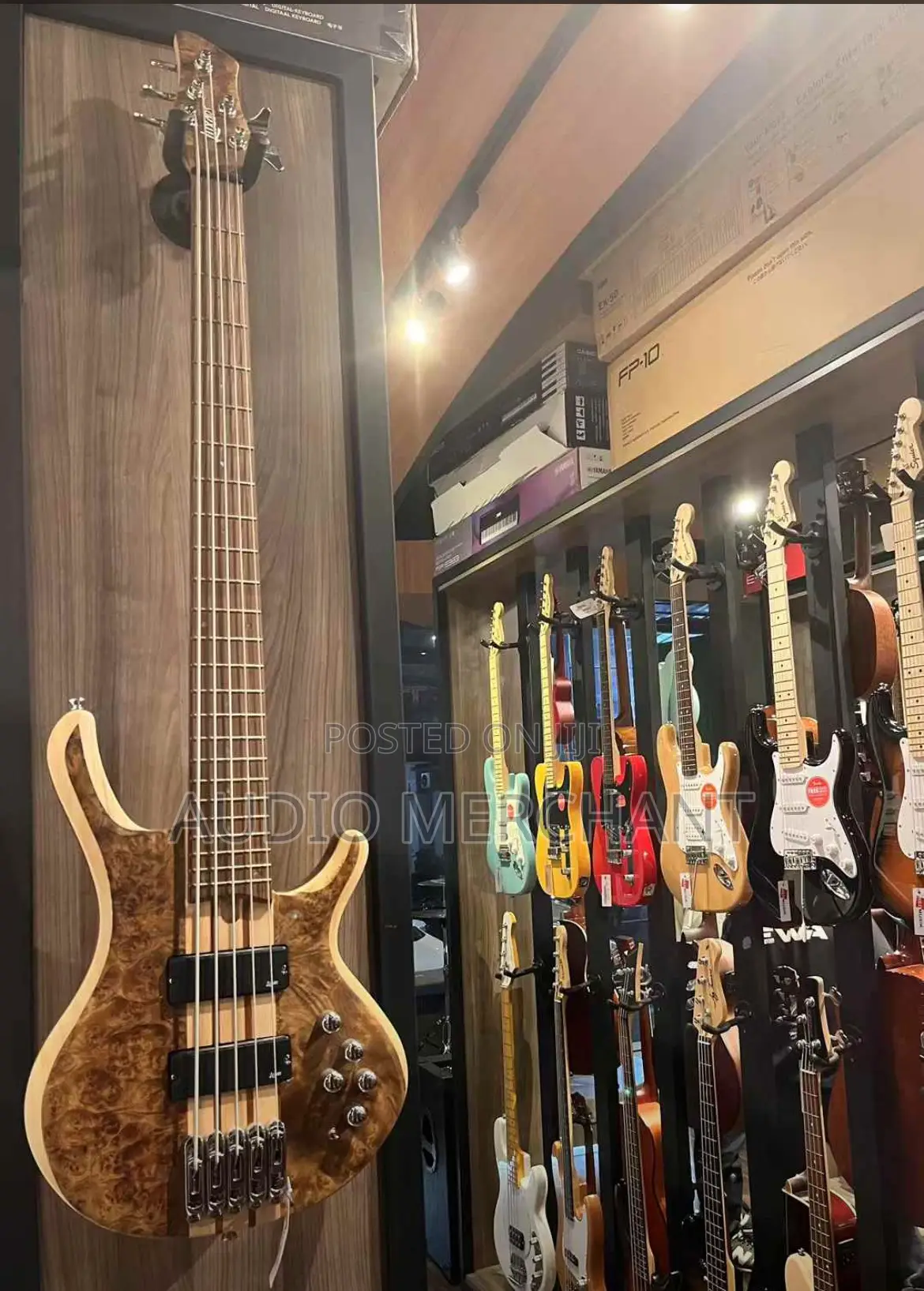 Luxars 5-String Modern Active Bass Guitar