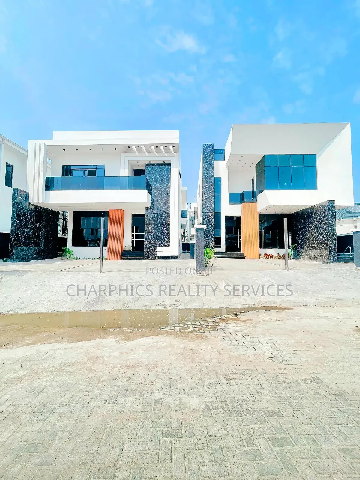 5bdrm Duplex in Lekki for sale
