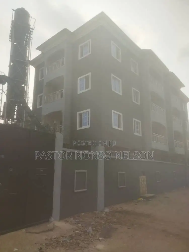 3bdrm Block of Flats in Orogwe, Owerri for sale