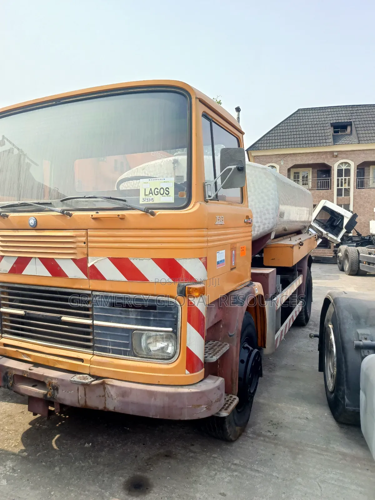 Foreign Used Mercedes Benz Tanker Truck Available for Sale