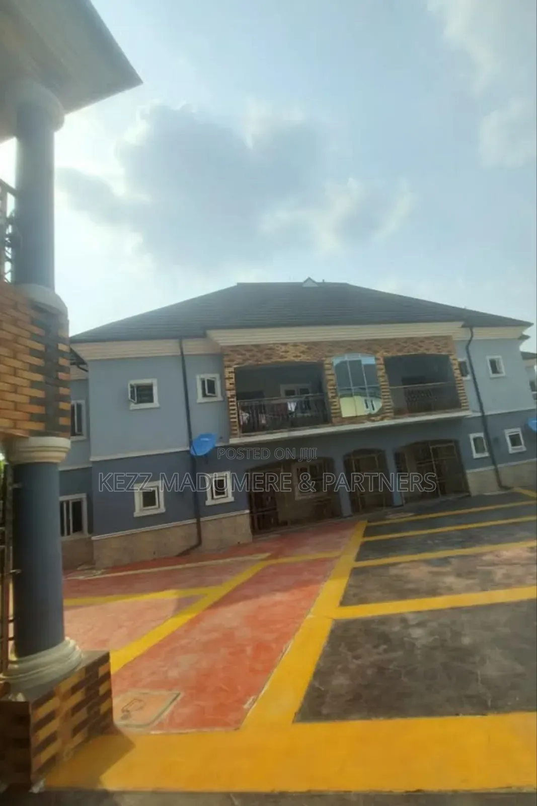 9bdrm Block of Flats in Gated Estate , Sars for sale