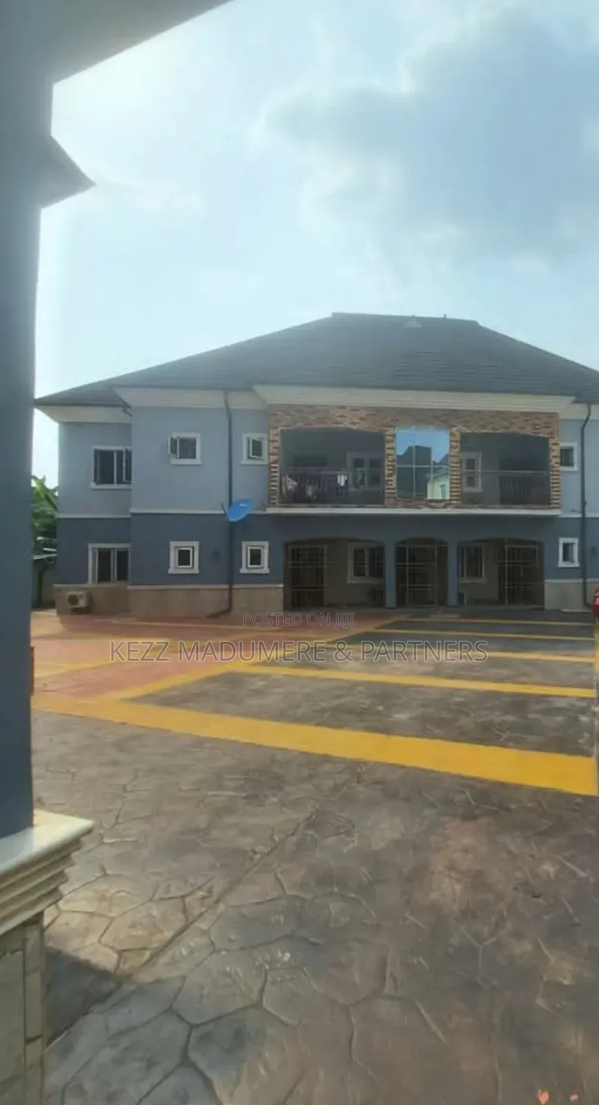 9bdrm Block of Flats in Gated Estate , Sars for sale