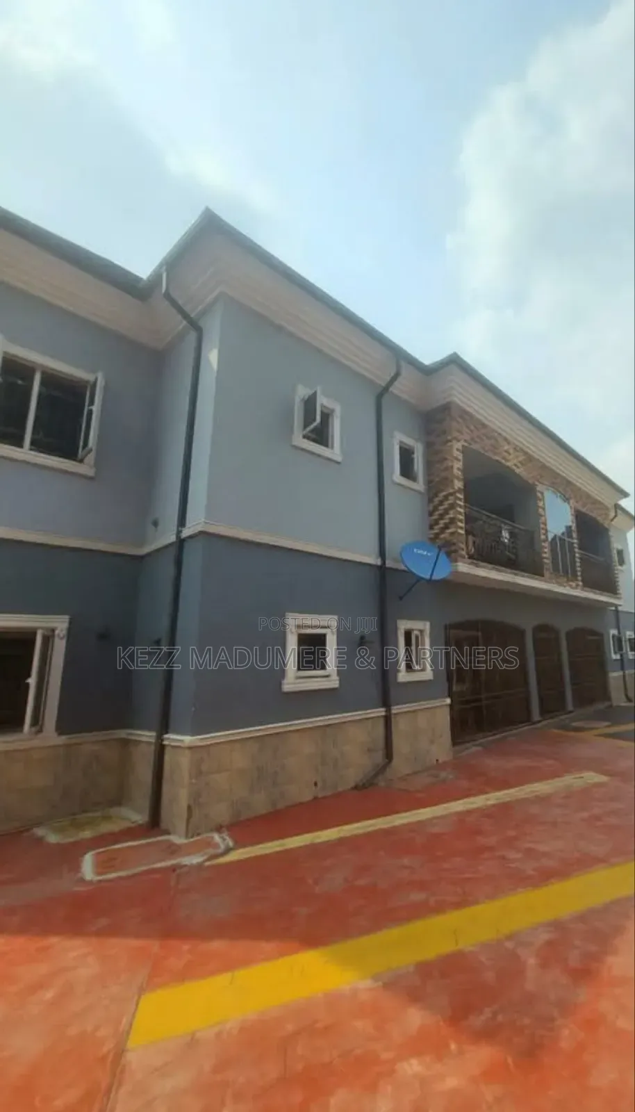 9bdrm Block of Flats in Gated Estate , Sars for sale