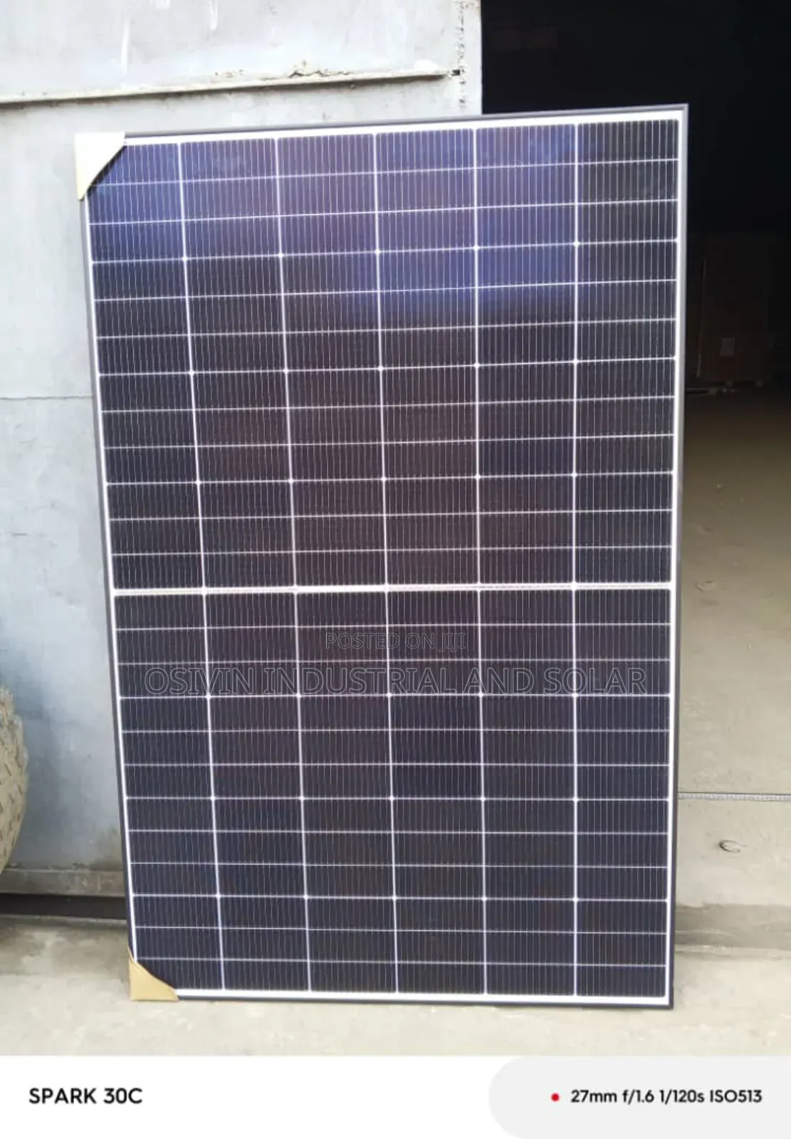 Half Cut Triana 550w Solar Panel