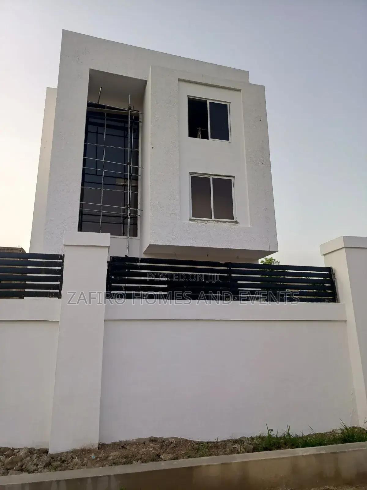 5bdrm Duplex in Kolapo Ishola Gra, for sale