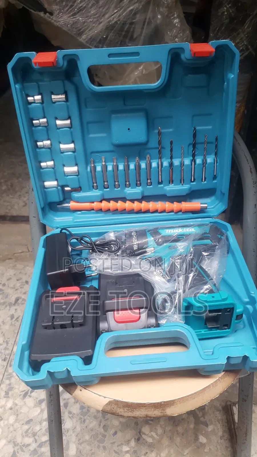 Cordless Drill With Set of Brush