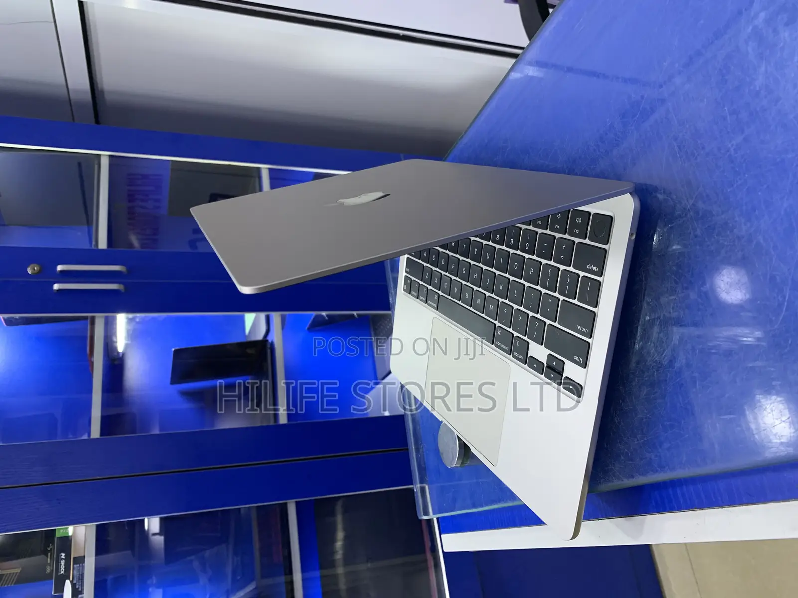 Laptop Apple MacBook Air 2024 M3 13-inch 8GB Apple M3 SSD 256GB