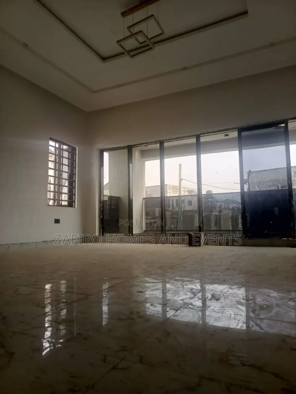 4bdrm Duplex in Carlton Gate Estate, for sale
