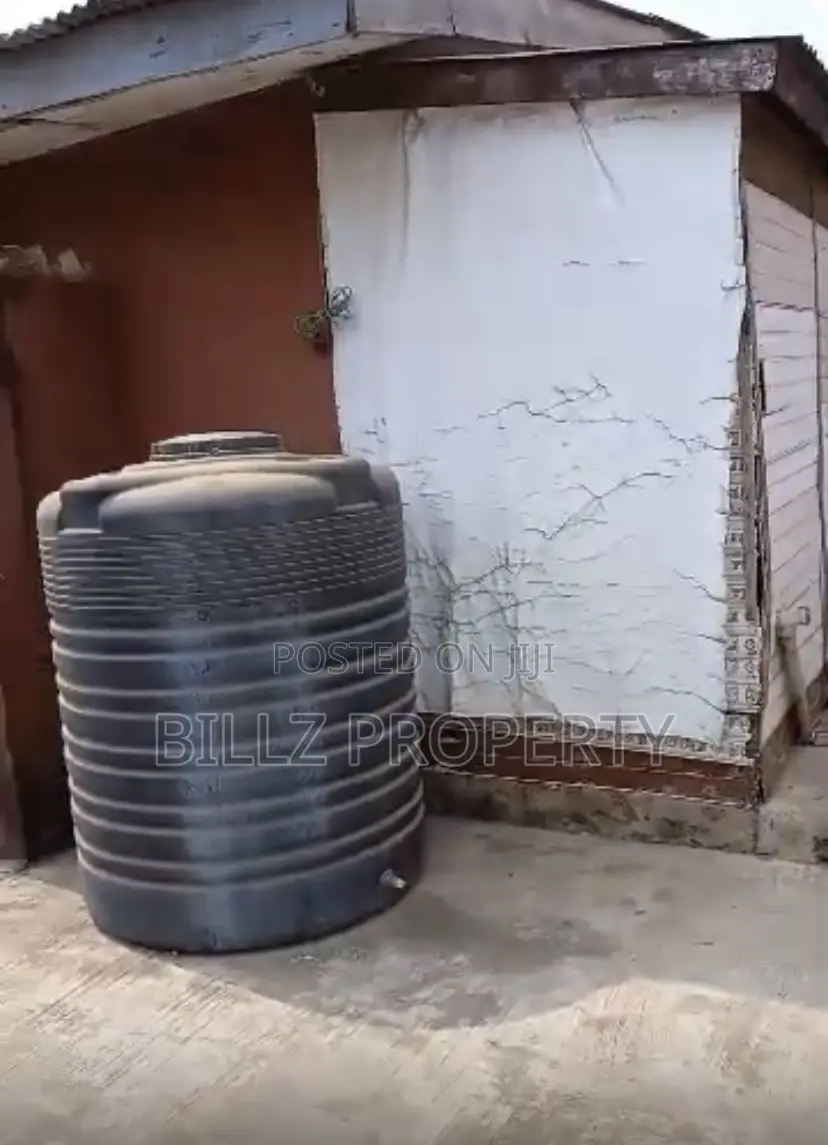 8bdrm Room & Parlour in Omole Phase 2, Ojodu for rent