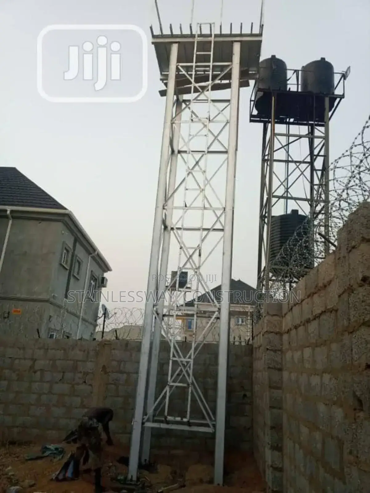Overhead Stand at Guzapa