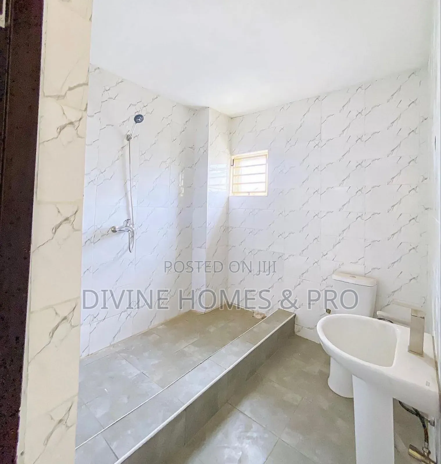 4bdrm Duplex in Life Camp for sale