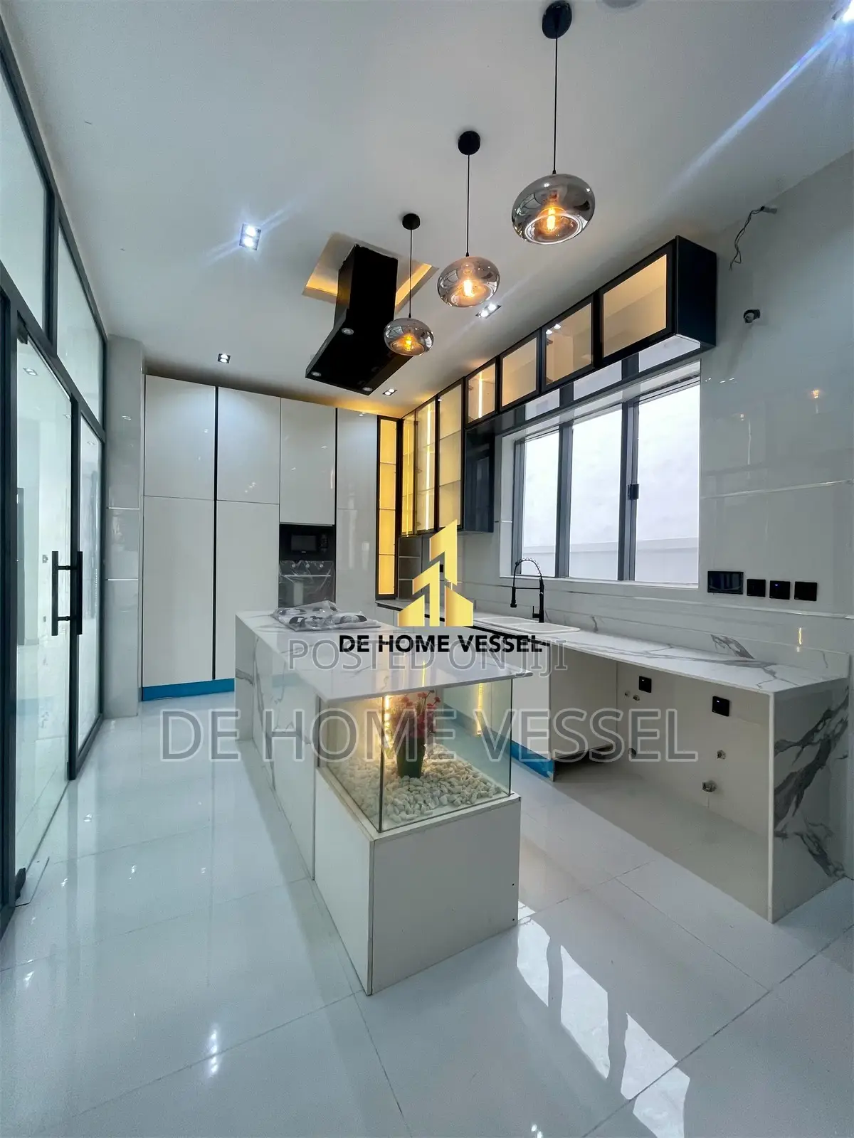 5bdrm Duplex in Osapa london for sale