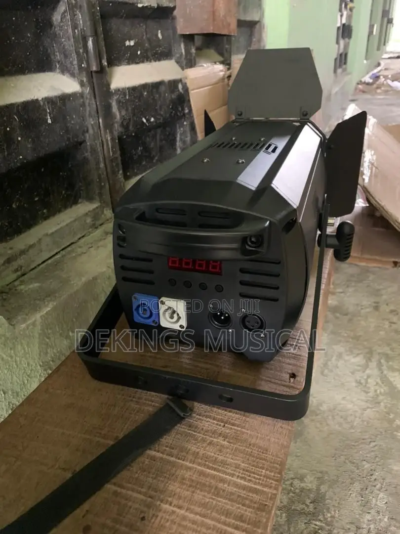 Fresnel High Quality Led Cob Light 200W