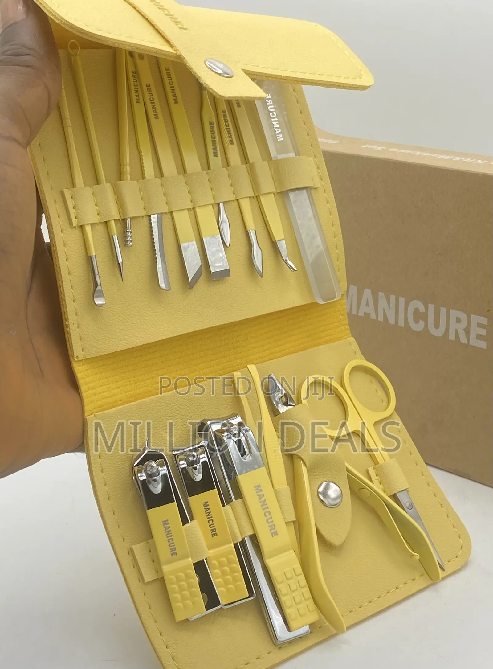 Unique 16 Pieces Manicure Set