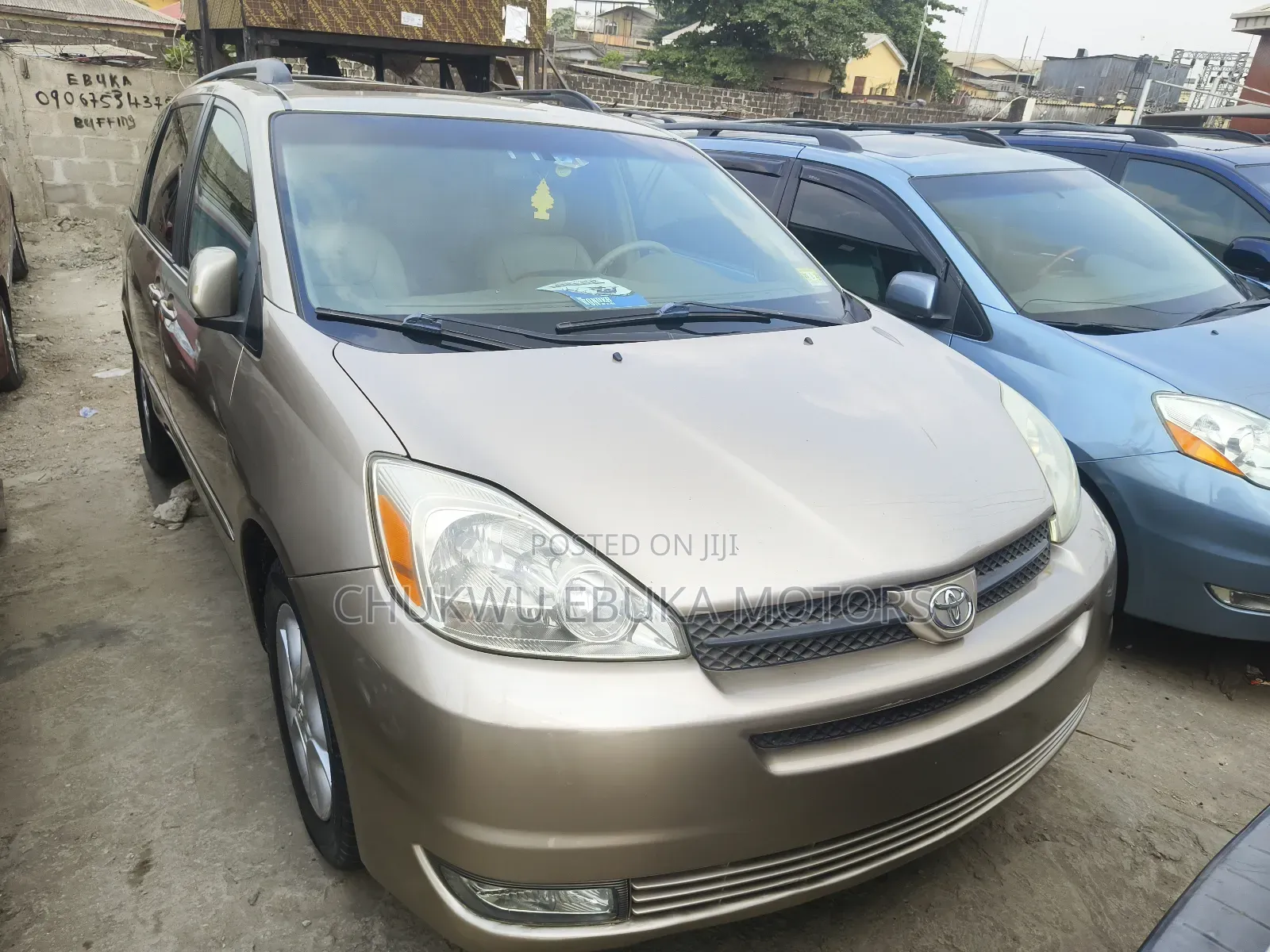 Toyota Sienna XLE AWD 2005 Gold
