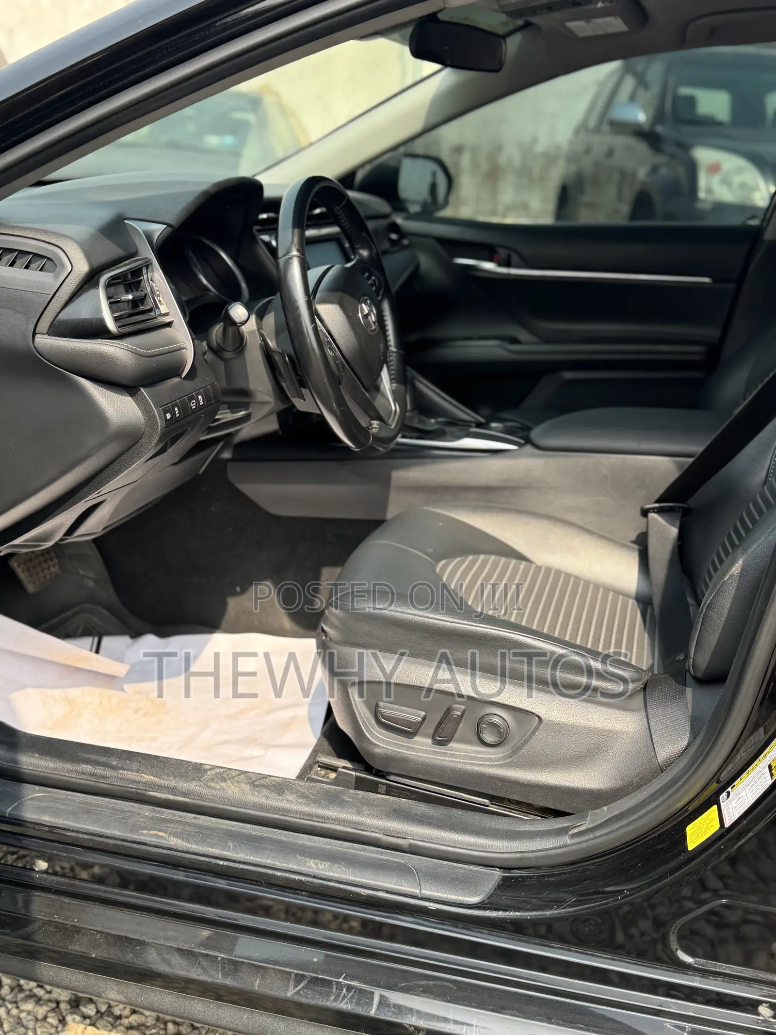 Toyota Camry SE FWD 2020 Black