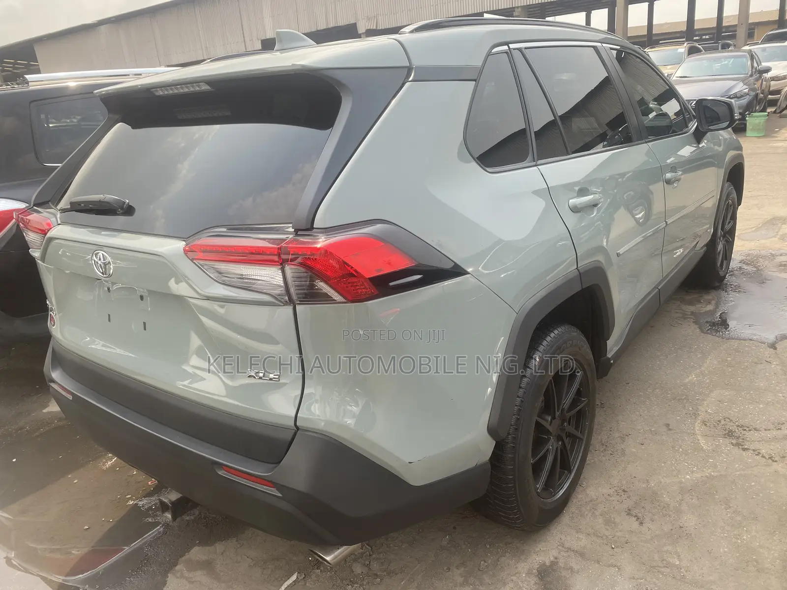 Toyota RAV4 XLE AWD 2019 Gray
