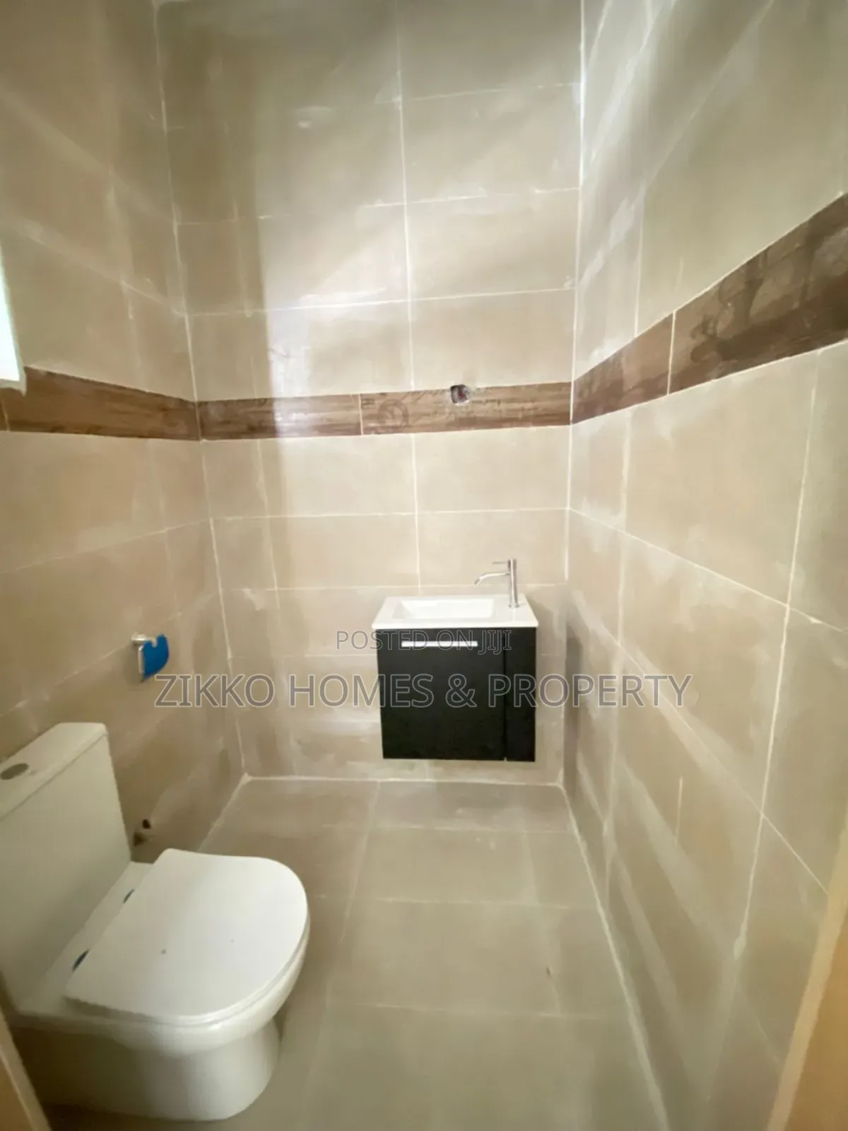 4bdrm Townhouse/Terrace in Citadel, Ado / Ajah for sale