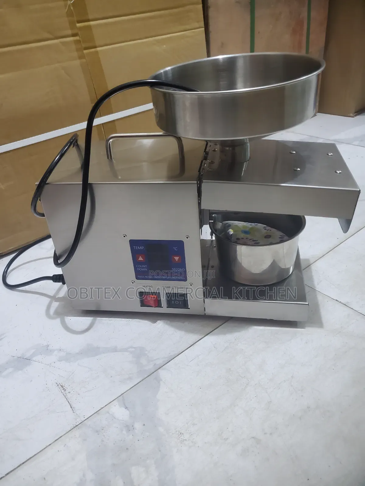 Industrial Electric Oil Extractor Machine Is Available for Sale