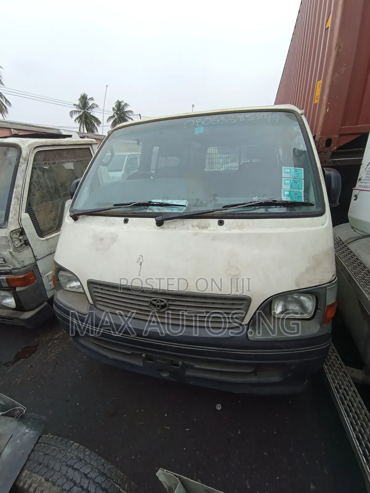 Toyota HiAce 2004 White