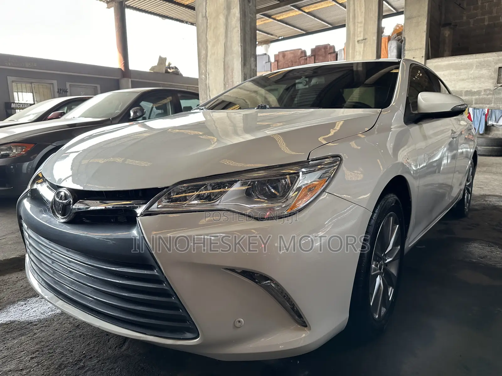Toyota Camry 2017 White