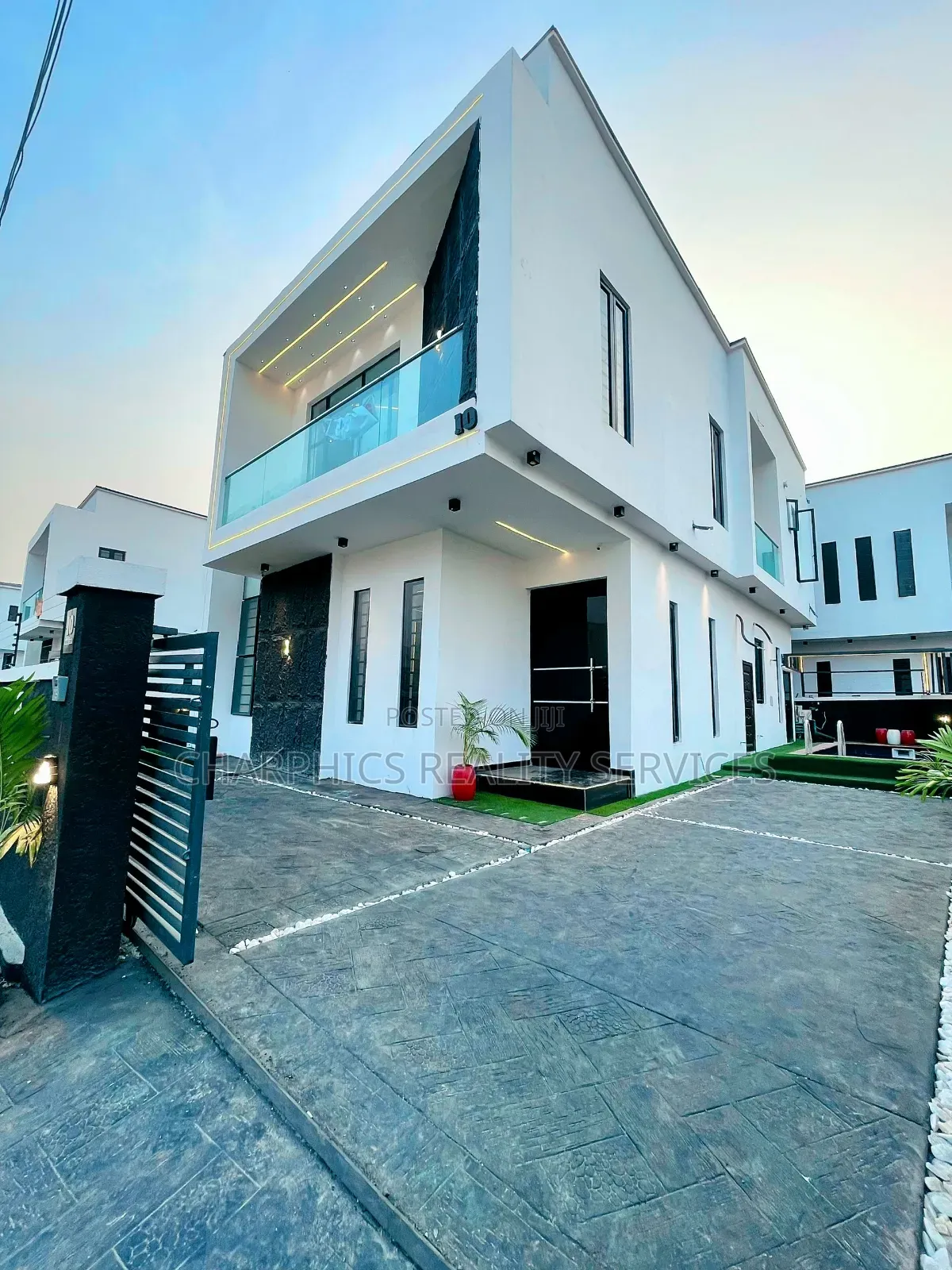 4bdrm Duplex in Ikota for sale
