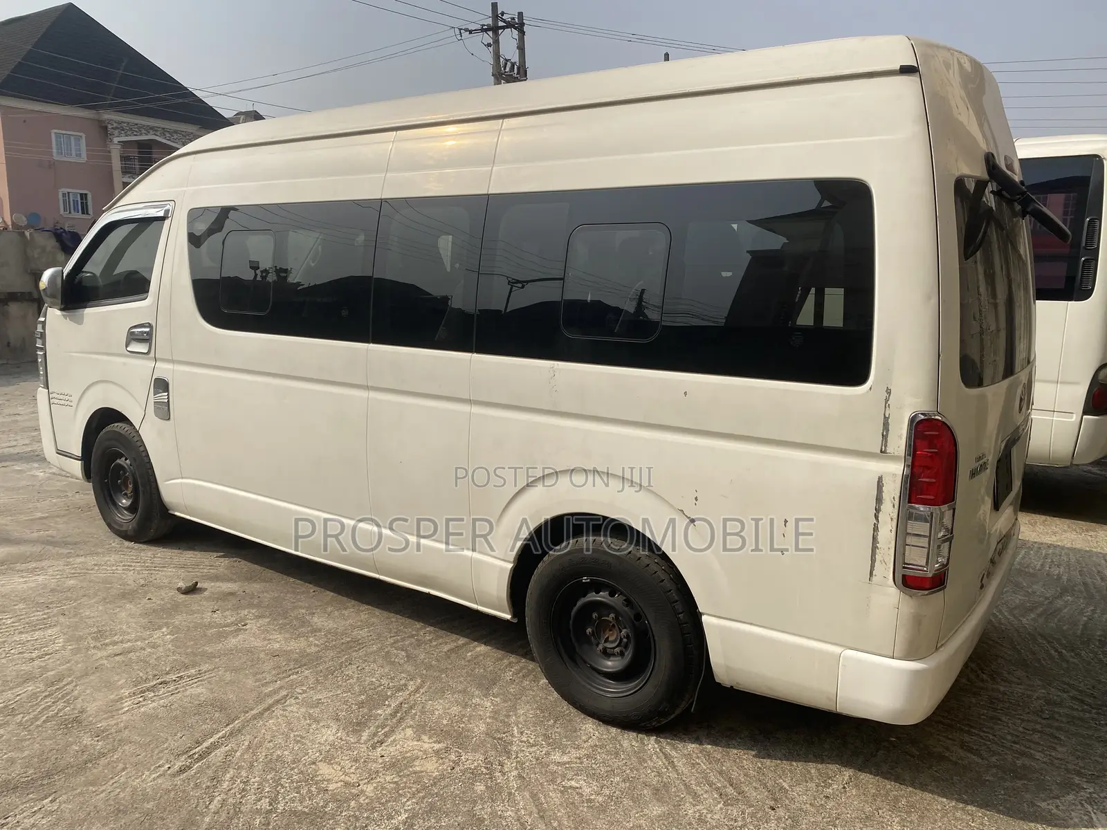 Toyota HiAce 2018 White