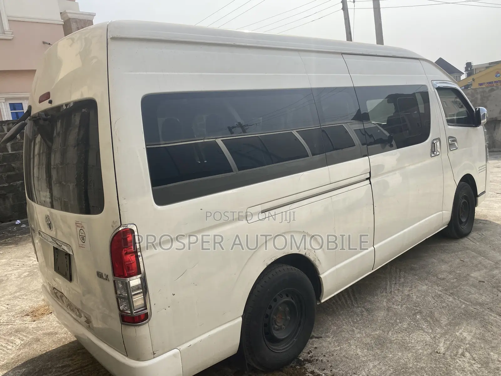 Toyota HiAce 2018 White