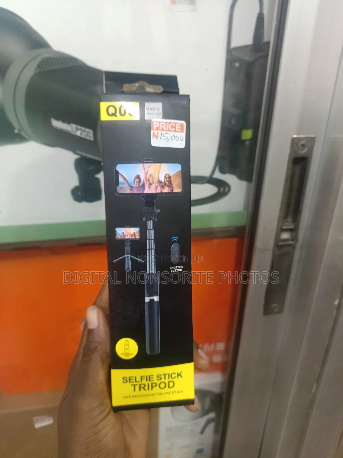 Brand New Q03 Selfie Stick Tripod