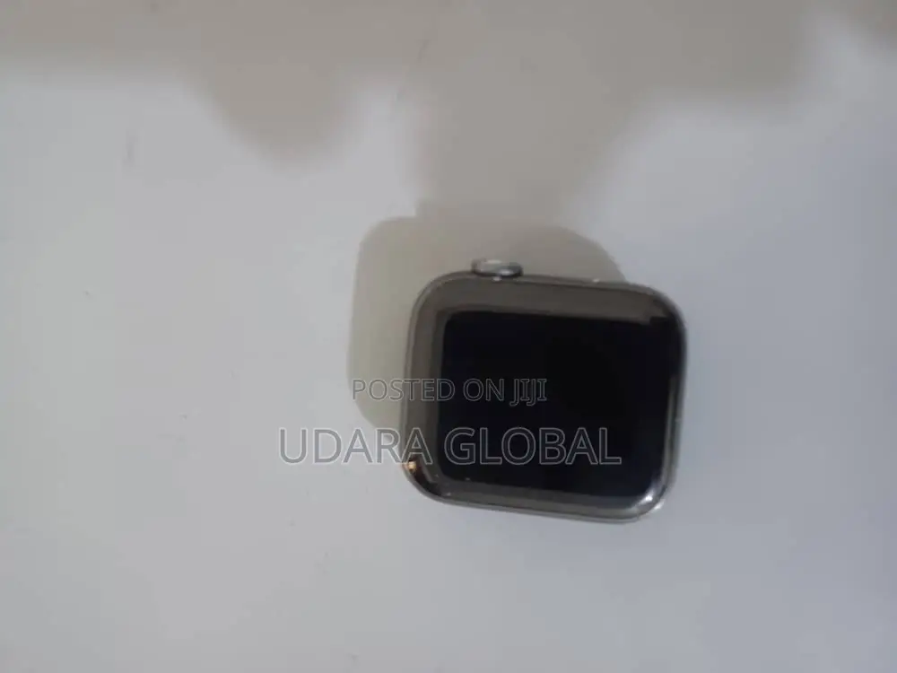 Sparkling Neat Iwatch Series 6 40mm Available for Sale
