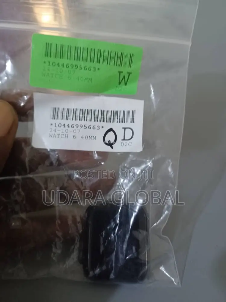 Sparkling Neat Iwatch Series 6 40mm Available for Sale