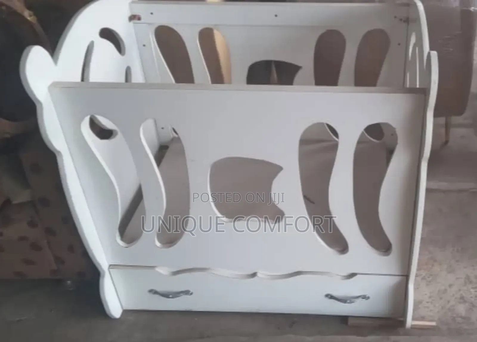 Top Quality Imported Baby Bed With Drawers