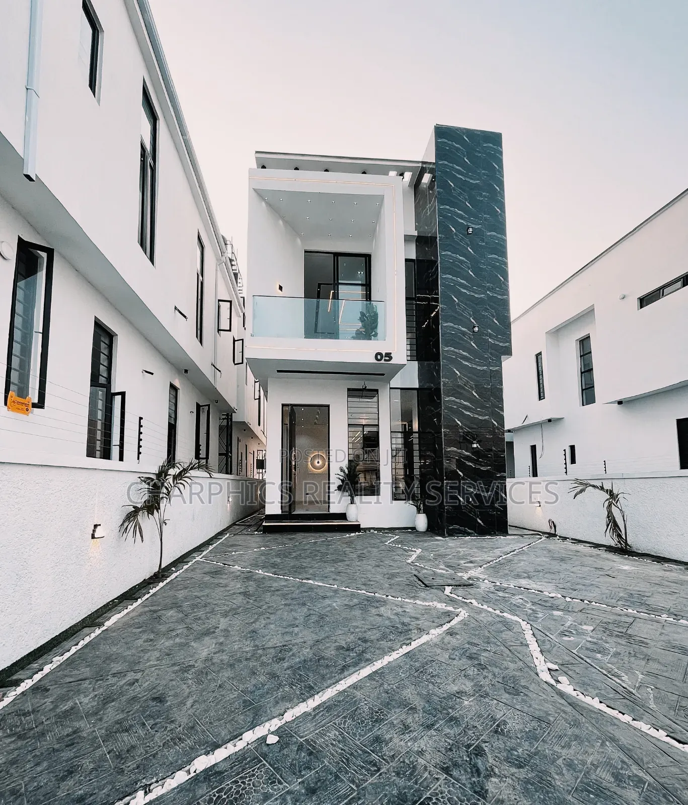 4bdrm Duplex in Lekki for sale