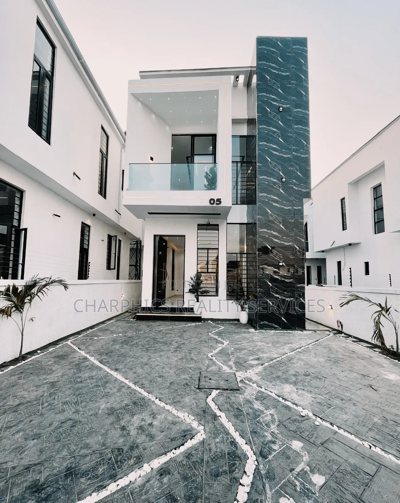 4bdrm Duplex in Lekki for sale