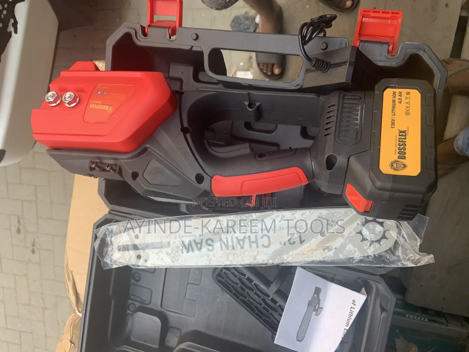 Cordless Chain Saw 12” 136v 4.0ah