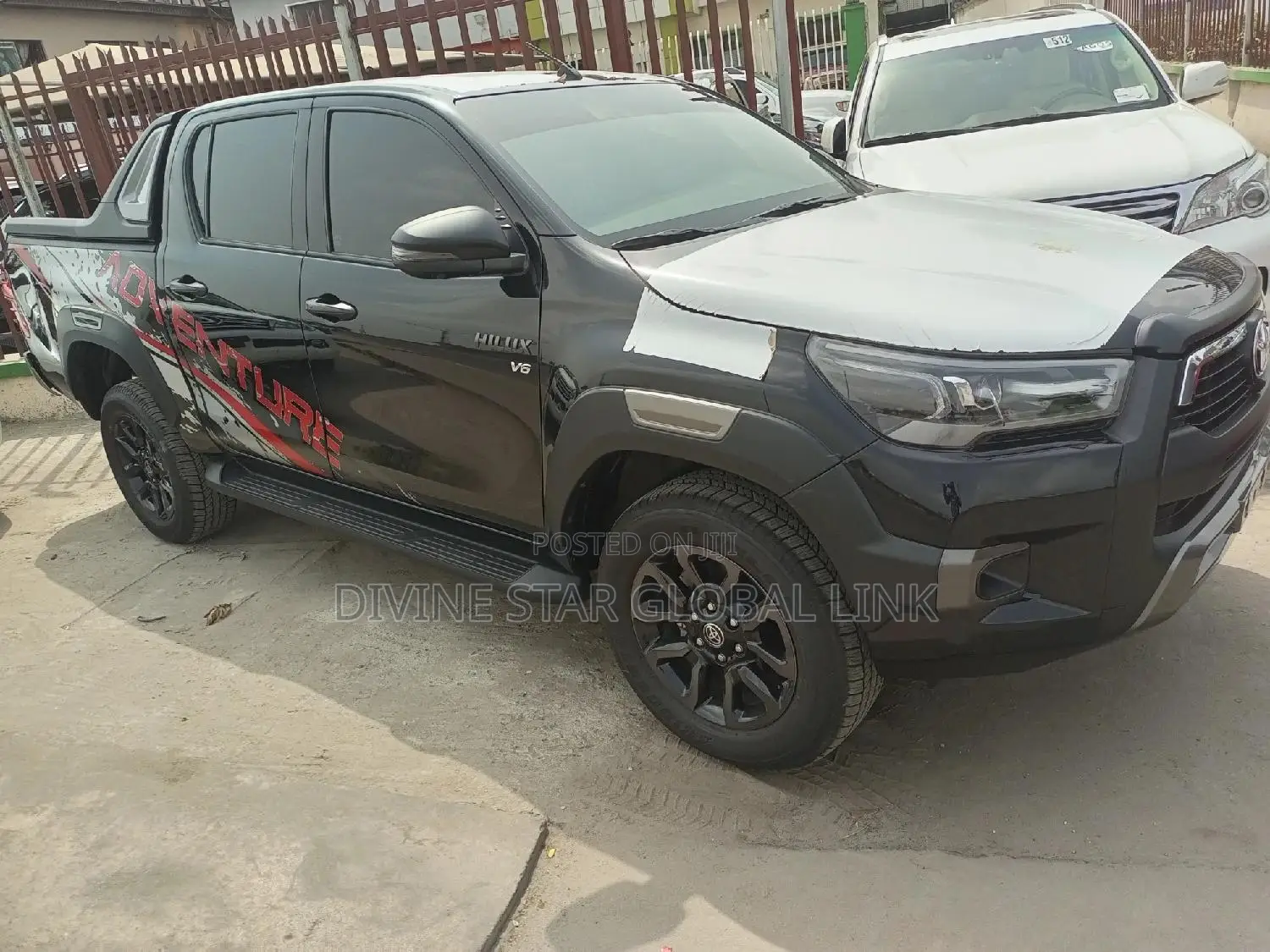 New Toyota Hilux 2023 Black