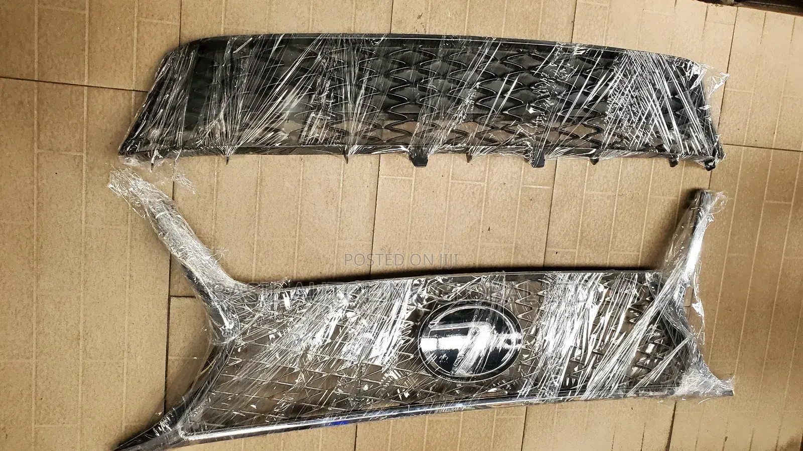 Up And Down Grille  Rx350 2015 Used
