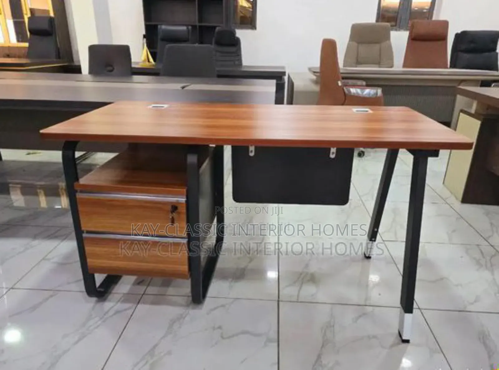 1.4mt Sec-office Table Iron Leg, With Drowers