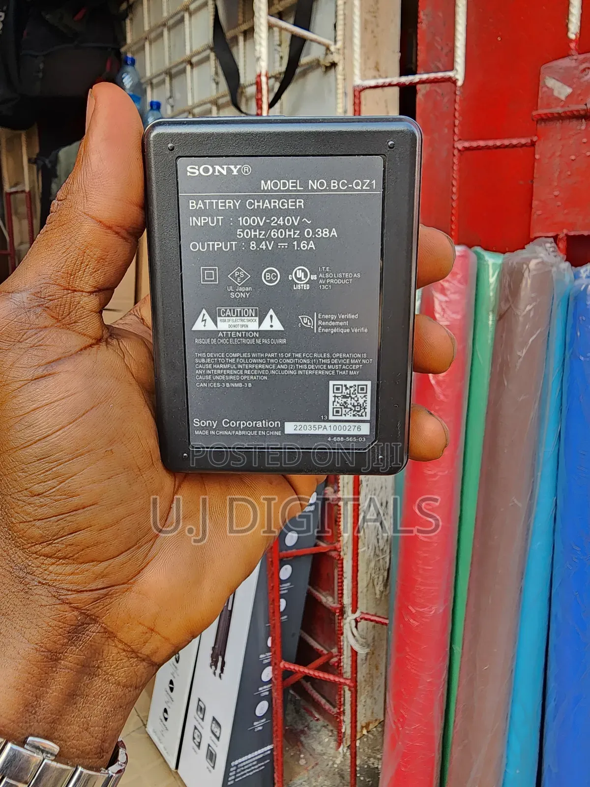 Sony Z100 Battery Charger