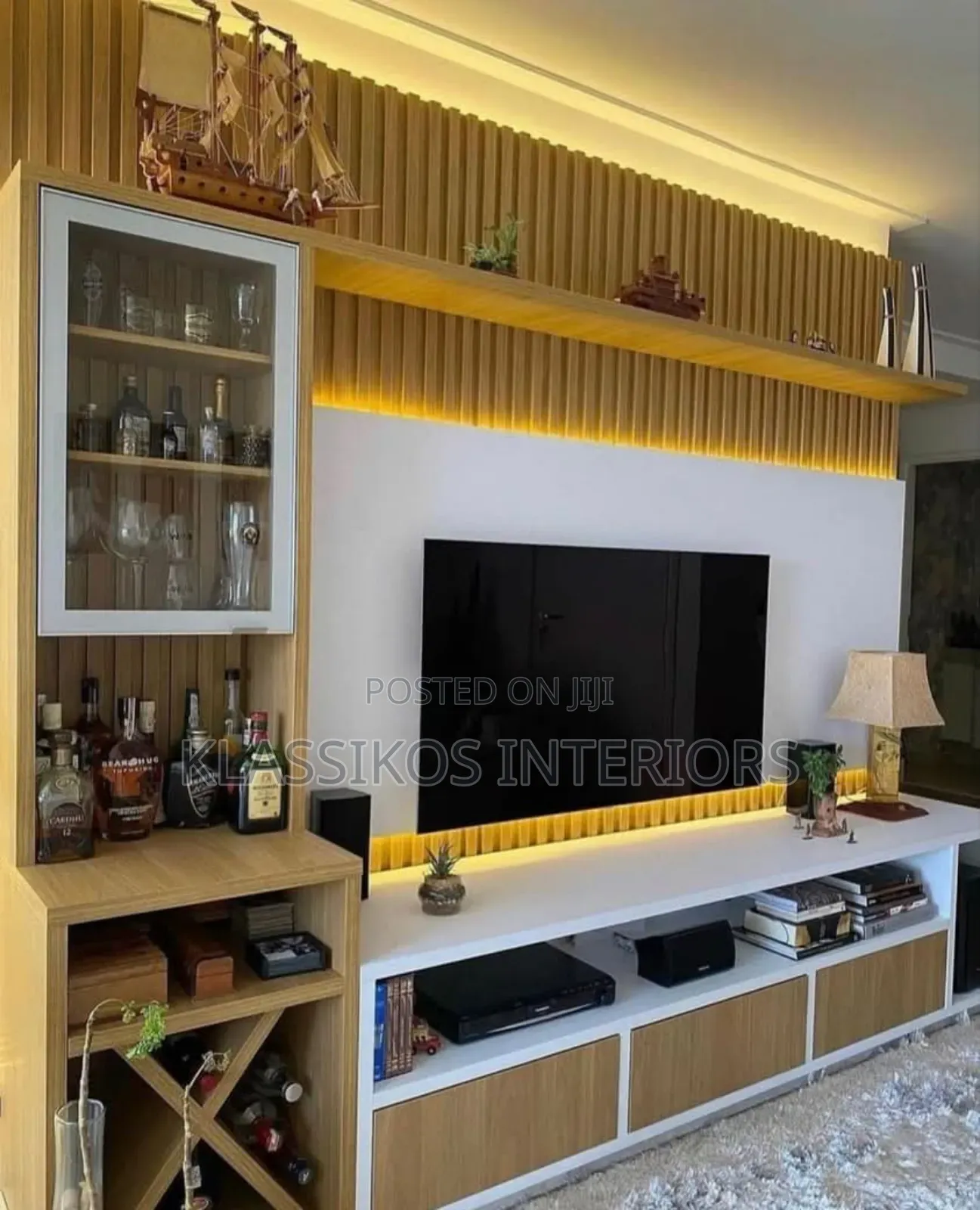 Enthralling Tv Consloe(With Free Component Warranty)